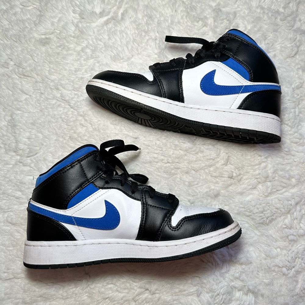 Jordan AJ1 Mid; boys’ size 4.5